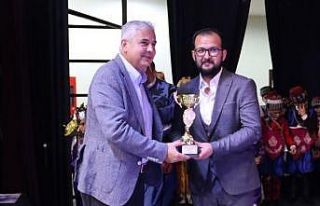 Hakan Yücel, Solo Zeybek Yarışmasında birinci...