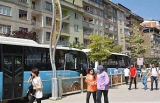 Hakkari Belediyesi YKS adalarını ücretsiz taşıdı