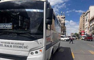 Halk otobüsüne çarpan yaya yaralandı