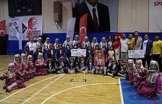 Halkoyunları yarışmasında Eğirdir’e iki birincilik