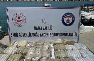 Hatay’da 43 bin adet uyuşturucu hap, 26 kilo takoz...