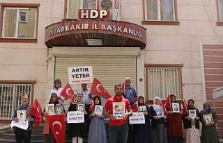 HDP önündeki evlat direnişindeki aile sayısı...