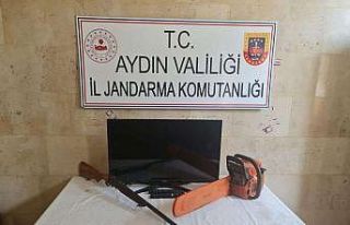 Hırsızlık şüphelisi çaldığı malzemeler ile...