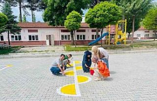 Hisarcık Atatürk İlkokulu bahçesi renklendi