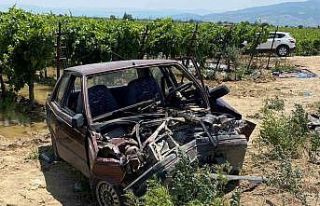 Hurdaya dönen araçlardan yaralı kurtuldular