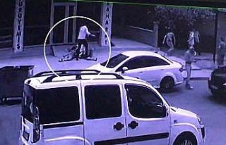 İki grubun kavgası kamerada: Yerlerde süründüler
