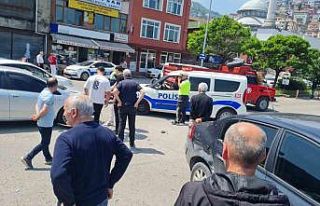 İki otomobilin çarpıştığı kazada maddi hasar...