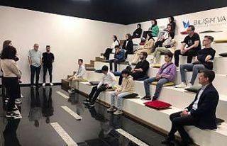 İnegöllü gençler Bilişim Vadisini keşfediyor