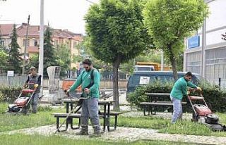 İnegöl’ün yeşil alanları yaza hazırlanıyor