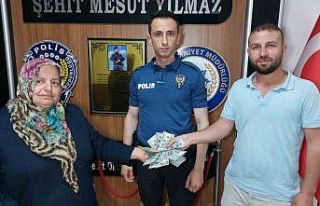 İnsanlık ölmemiş: Çöpte bulduğu 3 bin 200 doları...