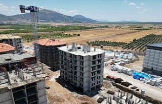 İslahiye’de bir yandan yıkım bir yandan inşaat...