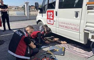 İtfaiye personellerine trafik kazalarına müdahale...