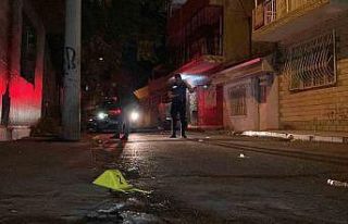İzmir’de husumetliler arasında silahlı kavga:...