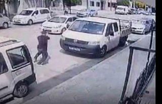 İzmir’de sokak ortasında silahlı pusu