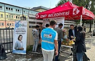 İzmit Belediyesi sınava giren gençleri yalnız...