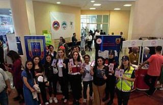 Jandarma, fuara gelen ziyaretçileri bilgilendirdi