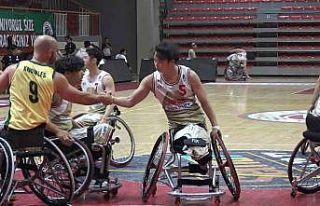 Japonya Avusturalya’yı rahat yendi: 65-51