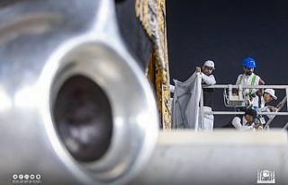 Kabe örtüsü 3 metre yukarı kaldırıldı