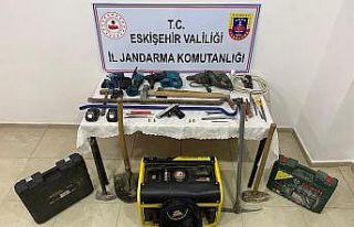 Kaçak kazı yapan 5 şüpheli suçüstü yakalandı