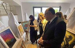 ‘Kadın El Ele’ sergisi açıldı