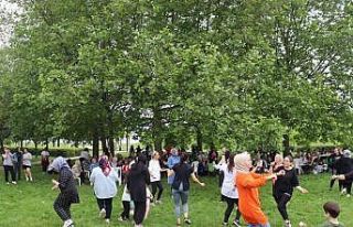 Kadınlar yaza "merhaba" dedi