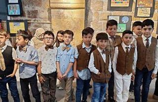 Kaleardı 75. Yıl İlkokulu öğrencilerinden ehram...