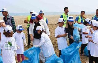 Karacabey’de minik çevre gönüllüleri sahili...