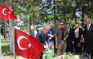 Karaman’da şehitlik ziyareti