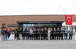 Karatay Çimenlik Kapalı Spor Salonu hizmete açıldı