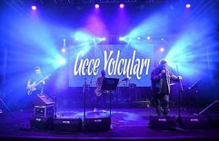 Karesili gençler Gece yolcularıyla ‘Yaza merhaba’...