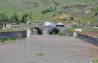 Kars Çayı’nın rengi değişti