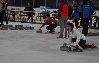Kars’ta Curling Türkiye Şampiyonası heyecanı...