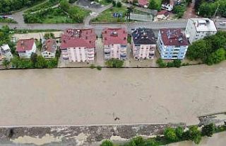 Kastamonu sel: Azdavay ilçesinde yüzlerce ev sular...