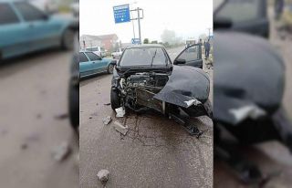 Kavşakta çarpıştılar: 1’i ağır 6 yaralı