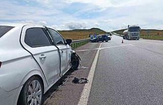 Kavşakta otomobiller çarpıştı: 1 yaralı