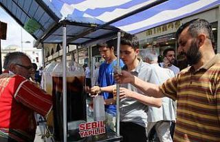 Kavurucu sıcakların vazgeçilmezi meyan şerbeti