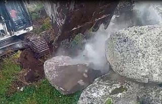 Kayalıklarda sıkışan çoban köpeğini kurtarmak...