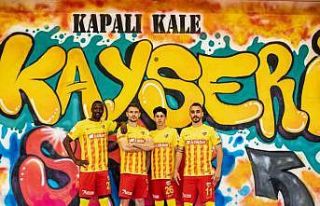 Kayserispor’un yeni forması görücüye çıktı