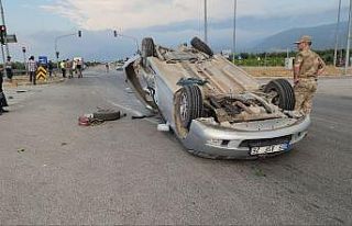 Kazada otomobil ters döndü: 1 ölü, 3 yaralı