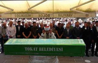 Kazada vefat eden daire başkanı son yolculuğuna...