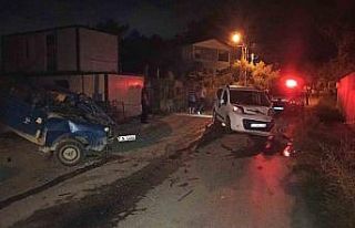 Kazada yaralanan 4 çocuk babası hastanede hayatını...