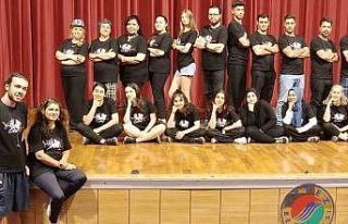 KBT Atölyesi kursiyerlerinden tiyatro gösterisi