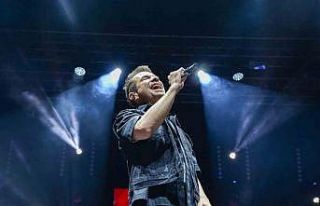 Kenan Doğulu Bursa’da sahne aldı