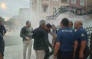 Kendini yakmaya çalışan şahsı polis böyle kurtardı