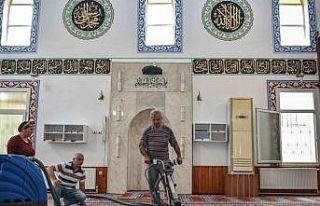 Kepez’den camilere teknolojik temizlik hizmeti