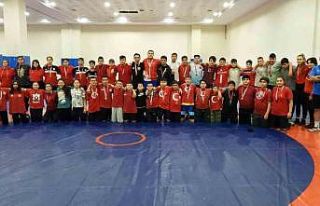 Kepez’in güreşçilerinden 6 altın madalya