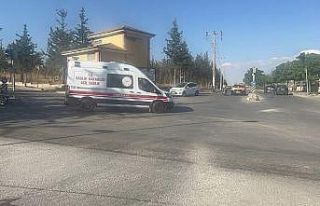 Kilis’te motosiklet ile otomobil çarpıştı: 1...