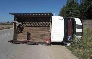 Kırıkkale’de kamyonet devrildi: 2 yaralı