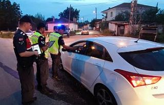 Kırklareli jandarması 2 yılda 28 bin 400 aracı...