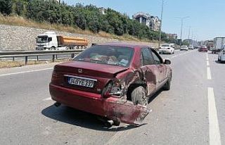 Kocaeli’de tır otomobile çarptı